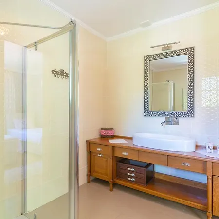 Villa Islamlar Sleeps 9 Pool Air Con Wifi